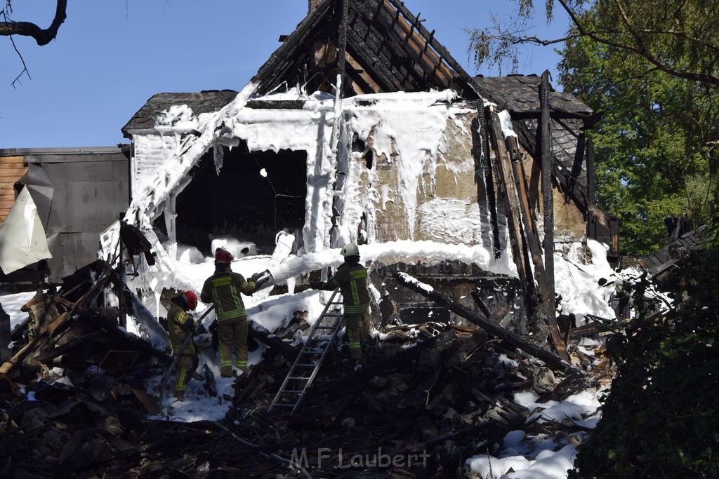 Grossfeuer Einfamilienhaus Siegburg Muehlengrabenstr P1423.JPG - Miklos Laubert